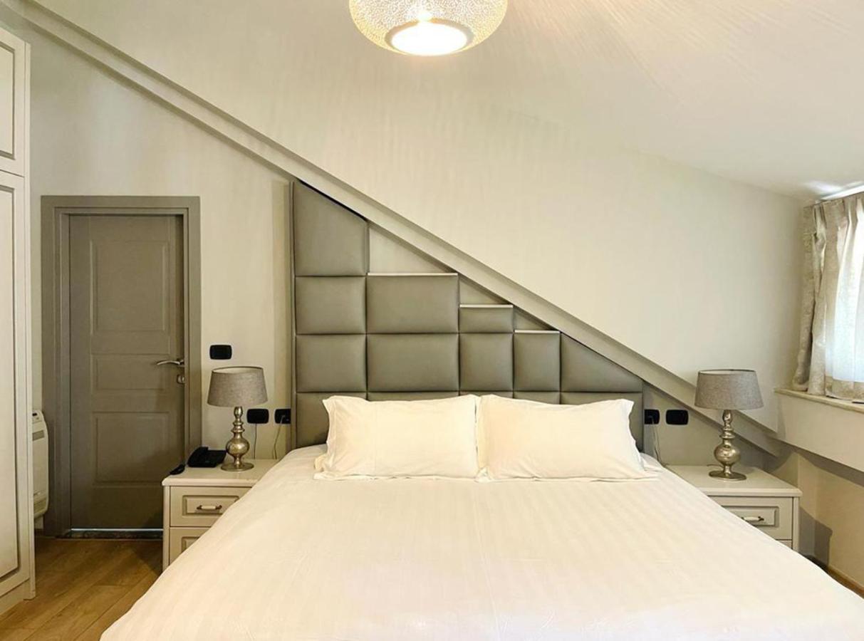 Vila Shard Boutique Hotel 티라나 외부 사진