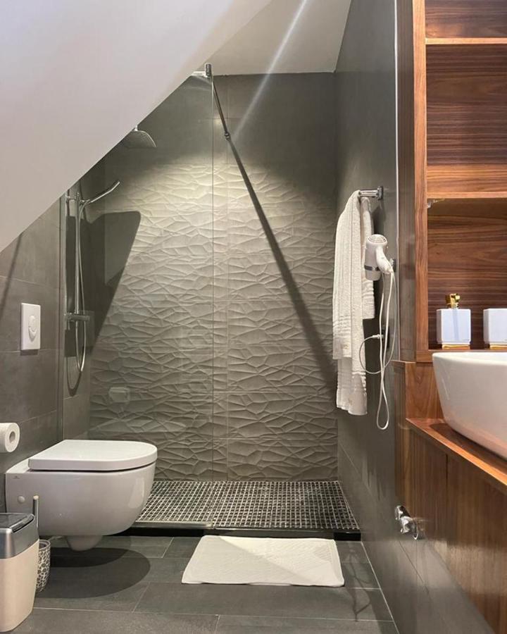 Vila Shard Boutique Hotel 티라나 외부 사진